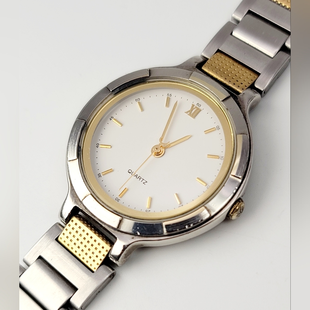 Noevir (Citizen) Vintage Two-Tone Women’s Quartz Watch 6L32-D934 – Japan Made